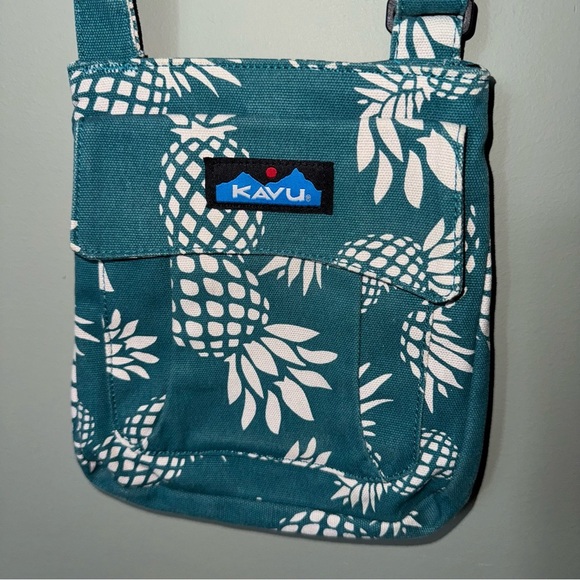 Kavu Teal Green Pineapple Print Canvas Cross Body Bag Great Condition Summer - Picture 1 of 7